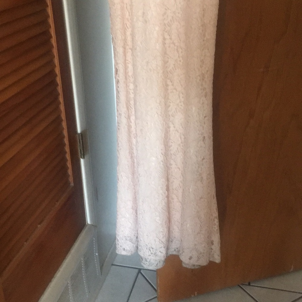 Beautiful Dress! - Picture 3 of 5